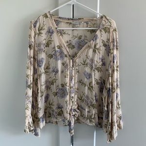 🌸American Eagle🌸 White Floral Blouse